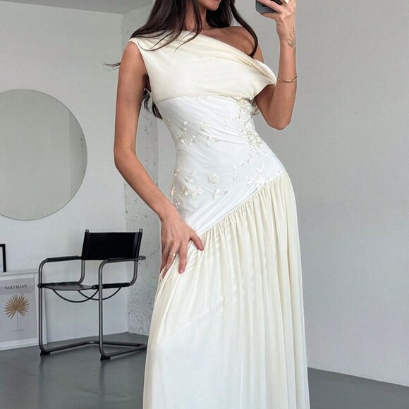 Apricot Elegant Women's Off Shoulder Mesh Floral Embroidered Maxi Dress - Picture 4 of 9